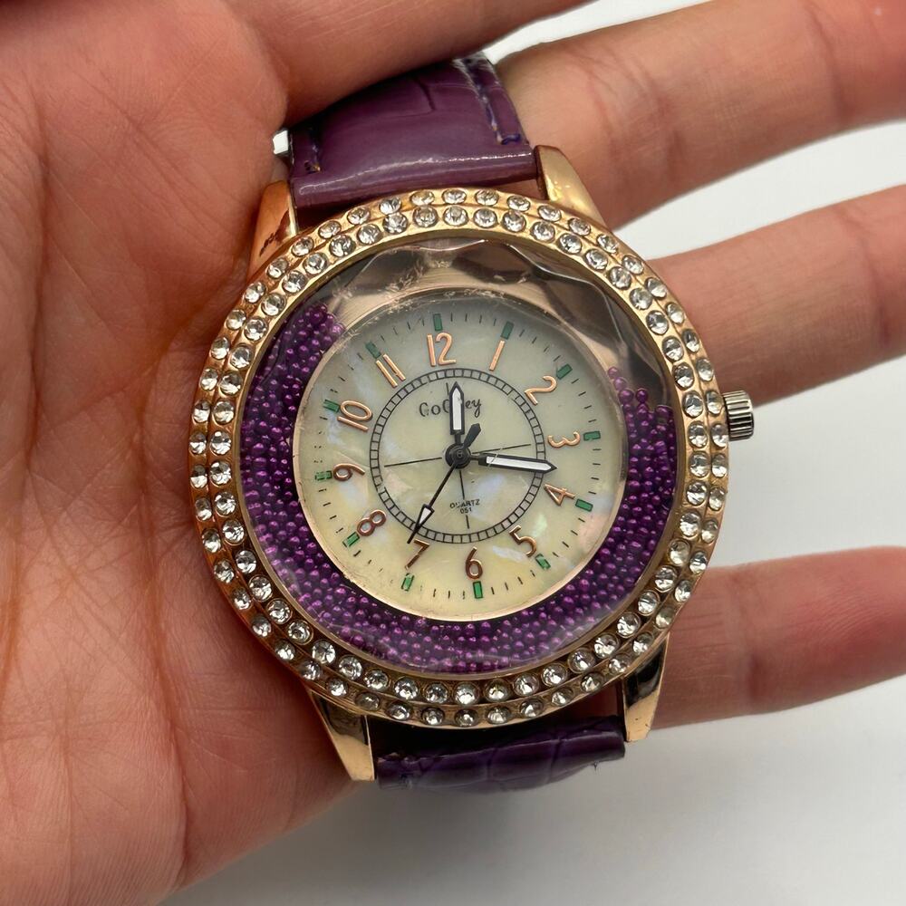 Gogoey Women’s Quartz Watch with a Purple Strap & Crystal-studded Bezel - Picture 7 of 8